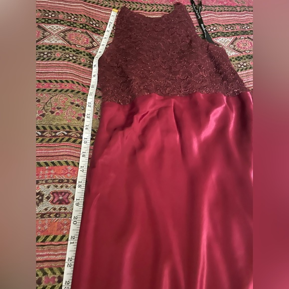 Blondie&Me Evening Wine Satin Dress By Linda Bernell Backless&Sleeveless - Picture 7 of 13